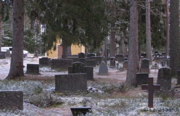 Pyhäinpäivänä hautausmaalla