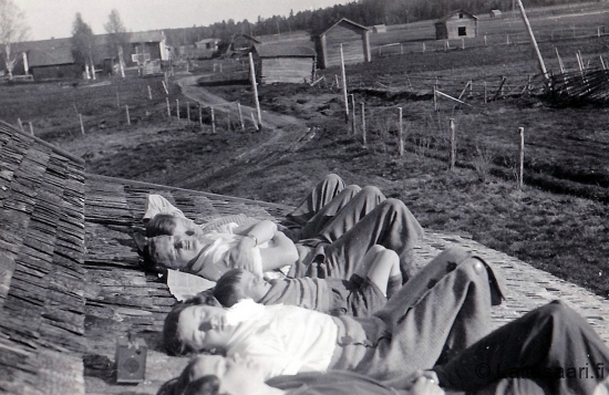 Auringonottajat vuonna 1935