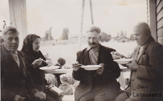 Juhannusjuustolla rukoushuoneella (1954)