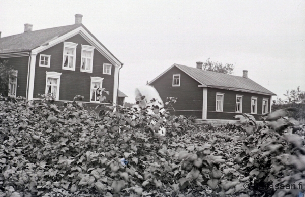 Pappila Rovastinojan puolelta Pappila Rovastinojan puolelta