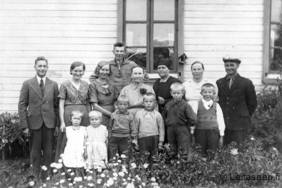 Kesäniemiä, Kiviharjuja ja vieraita Kesäniemiä, Kiviharjuja ja vieraita