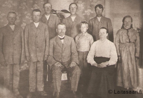 Juho ja Liisa Kärnä lapsineen (1916)