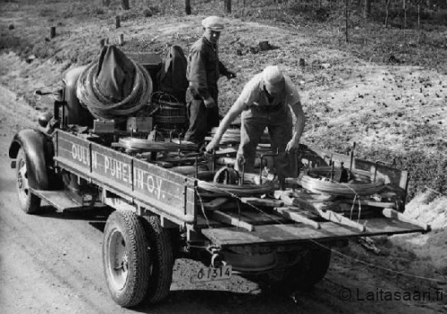 Puhelinlinjan vetoa 1939