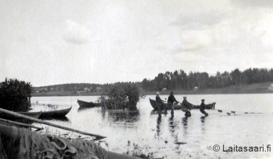 Lohta nuotalla 1929